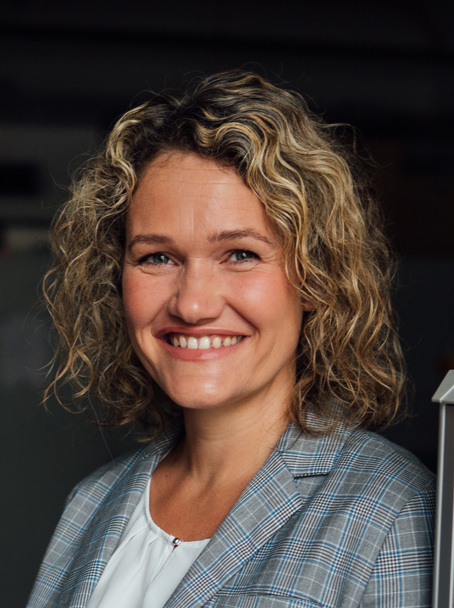 Porträt von Prof. Dr.-Ing. Ines Hauer